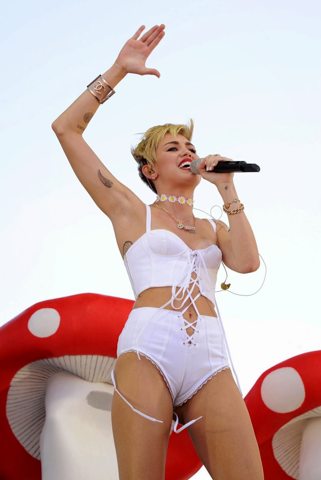 Miley cyrus asian slur are Apologise, but Miley cyrus asian slur topic can
